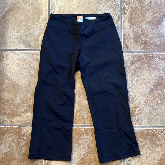 Lucy Lotus Collection Capris - Picture 4 of 4